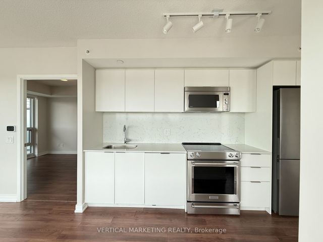 1004 - 30 Samuel Wood Way