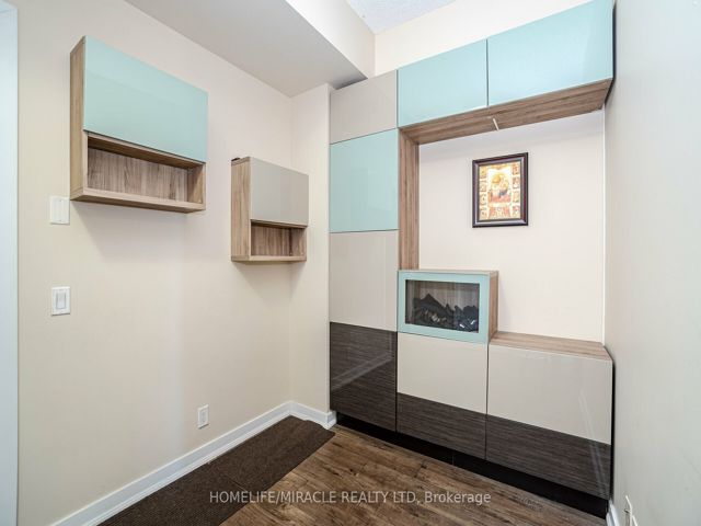 4208 - 2220 Lake Shore Blvd W