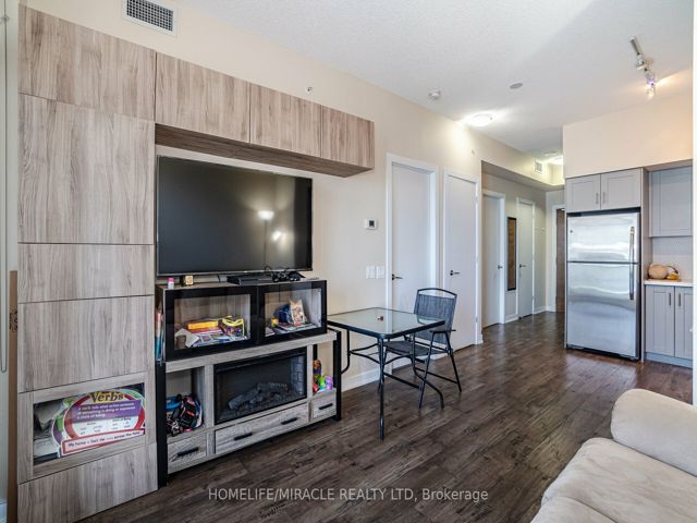 4208 - 2220 Lake Shore Blvd W