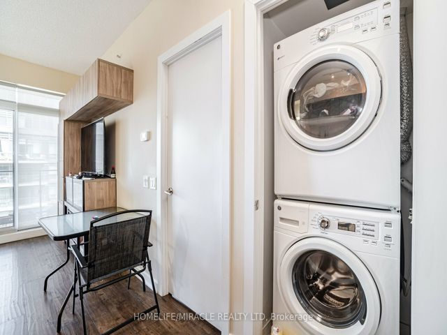 4208 - 2220 Lake Shore Blvd W