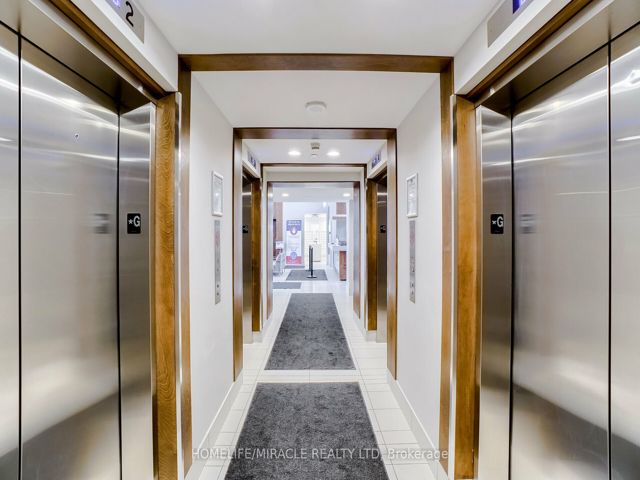 4208 - 2220 Lake Shore Blvd W