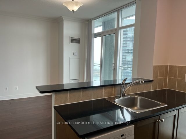 2501 - 2121 Lake Shore Blvd W