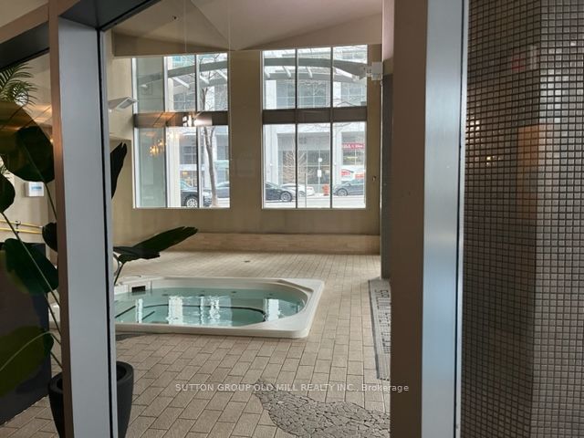 2501 - 2121 Lake Shore Blvd W