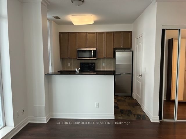 2501 - 2121 Lake Shore Blvd W