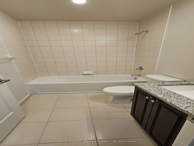 1001 - 38 Annie Craig Dr