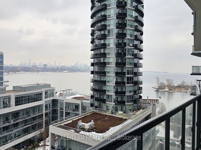 1001 - 38 Annie Craig Dr