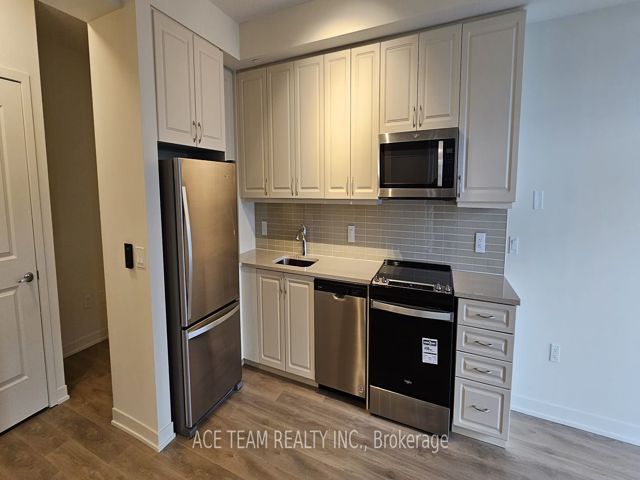 1001 - 38 Annie Craig Dr