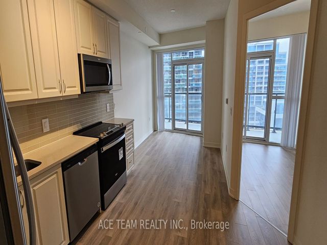 1001 - 38 Annie Craig Dr