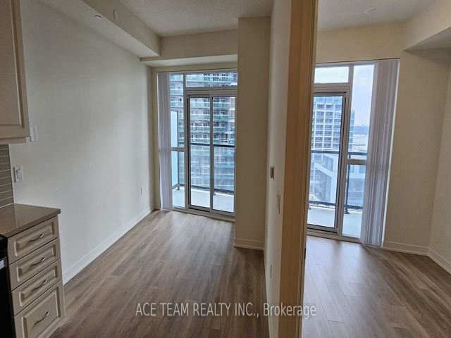 1001 - 38 Annie Craig Dr