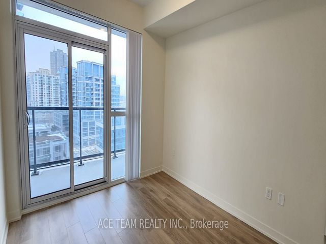 1001 - 38 Annie Craig Dr