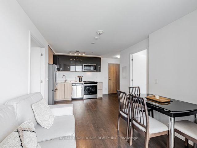 427 - 3100 Keele St