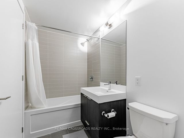 427 - 3100 Keele St
