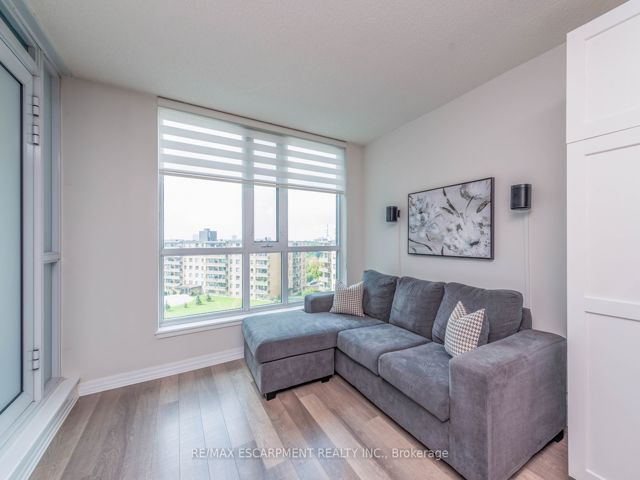 802 - 80 Esther Lorrie Dr