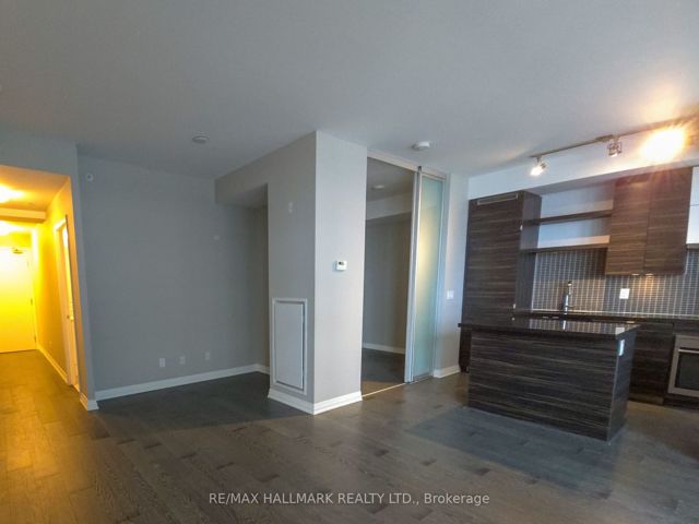 301 - 59 Annie Craig Dr