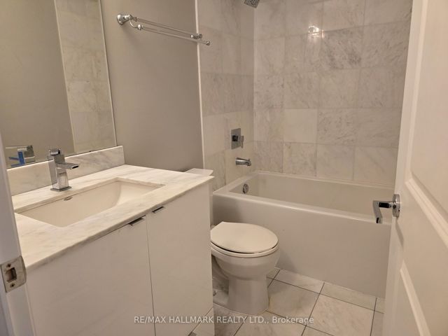 301 - 59 Annie Craig Dr