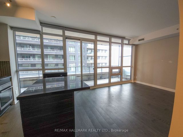 301 - 59 Annie Craig Dr