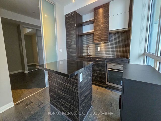 301 - 59 Annie Craig Dr