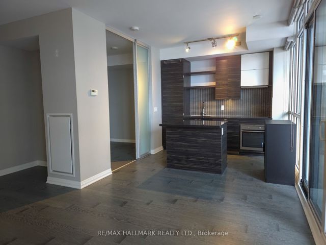 301 - 59 Annie Craig Dr