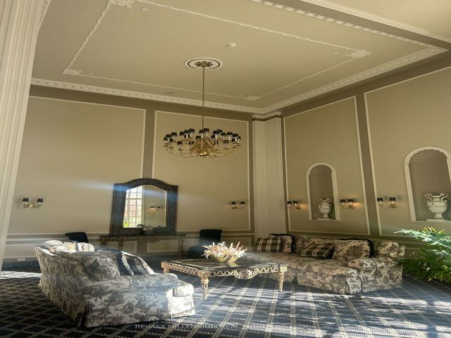 208 - 2285 Lake Shore Blvd W