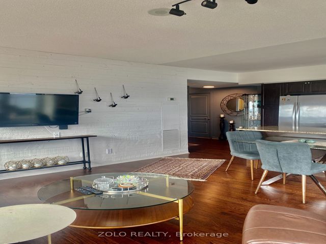 3802 - 2230 Lake Shore Blvd W