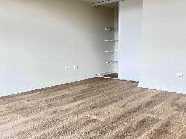 910 - 38 Annie Craig Dr