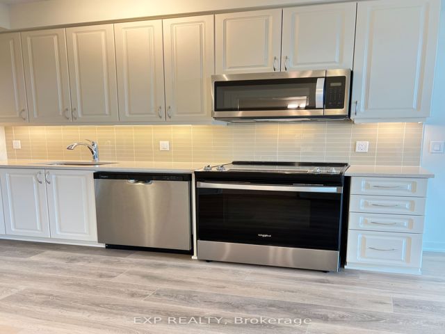 910 - 38 Annie Craig Dr