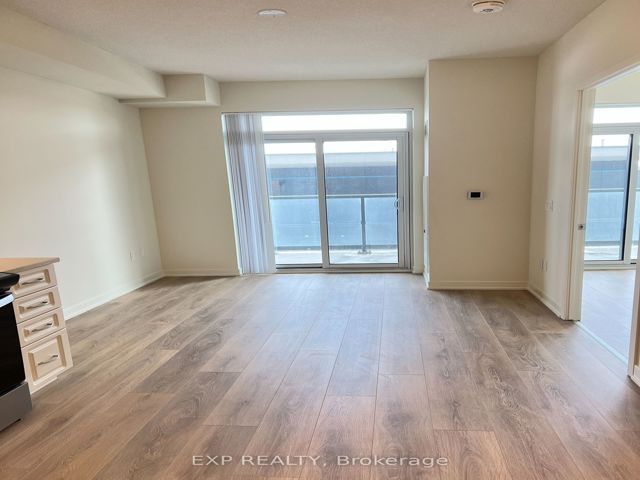 910 - 38 Annie Craig Dr