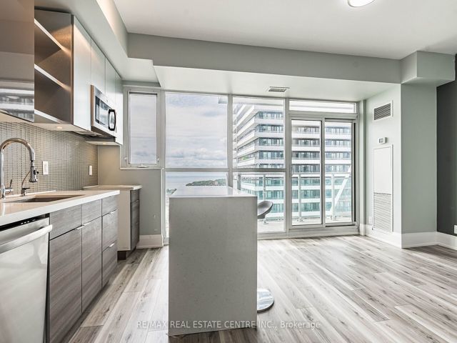 2611 - 33 Shore Breeze Dr