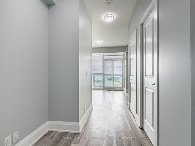 2611 - 33 Shore Breeze Dr