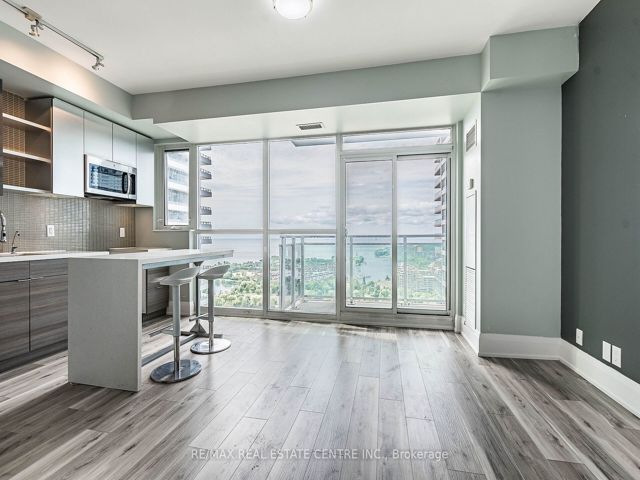 2611 - 33 Shore Breeze Dr