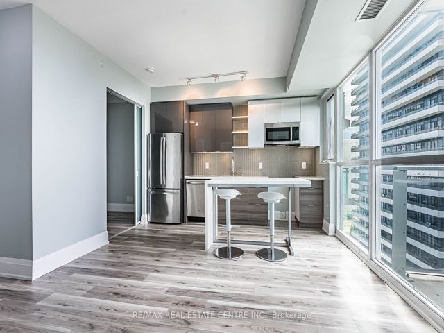 2611 - 33 Shore Breeze Dr