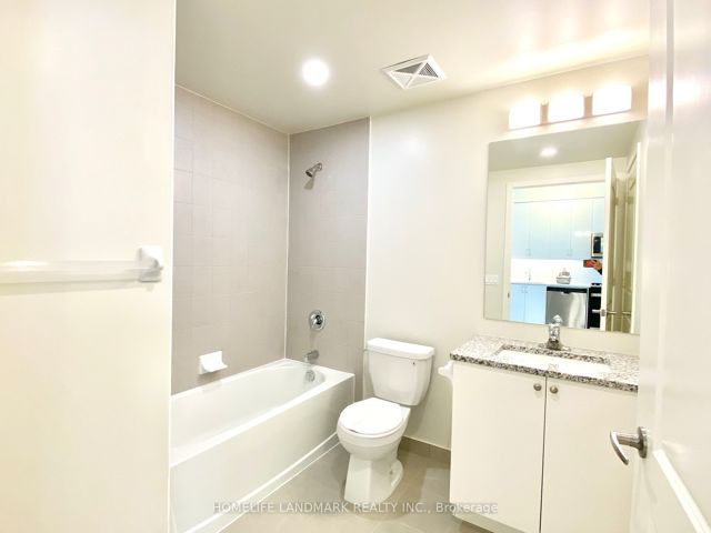 1409 - 38 Annie Craig Dr