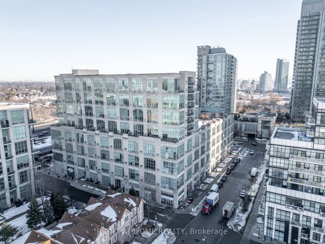 426 - 300 Manitoba St