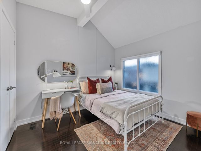 319 - 1100 Landsdowne Ave