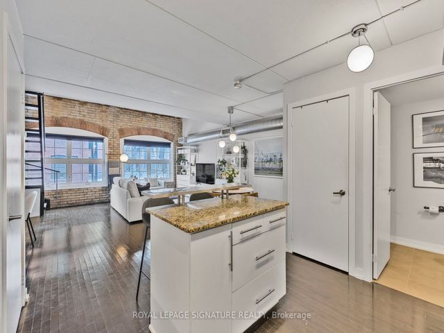 319 - 1100 Landsdowne Ave
