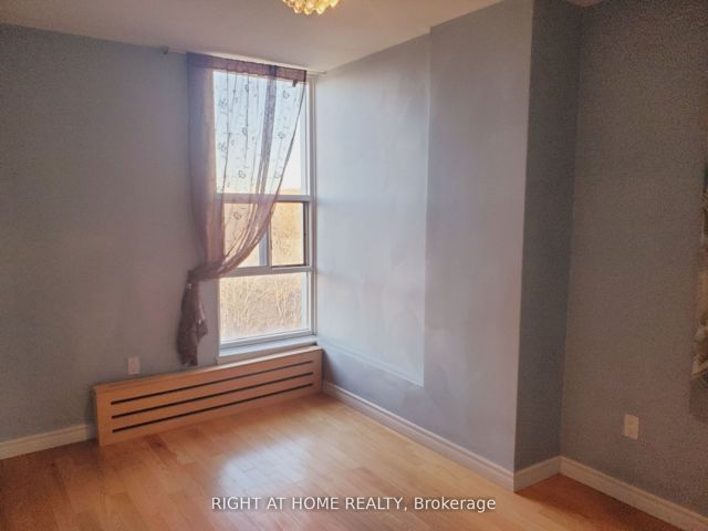 607 - 235 Grandravine Dr