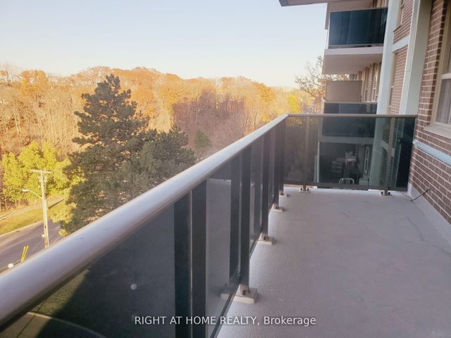 607 - 235 Grandravine Dr