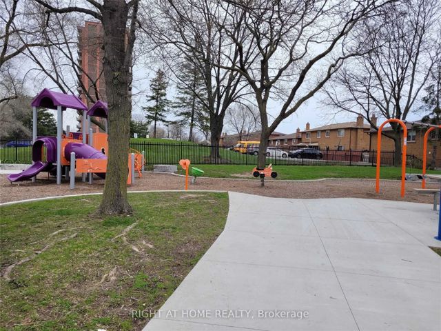 607 - 235 Grandravine Dr