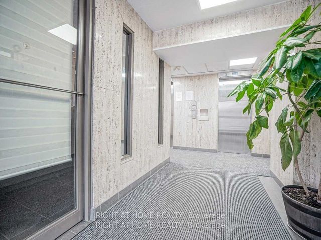 607 - 235 Grandravine Dr