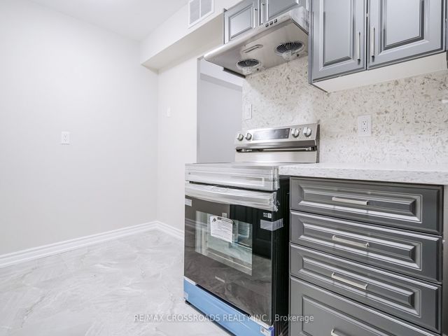205 - 2825 Islington Ave