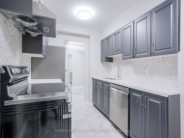 205 - 2825 Islington Ave