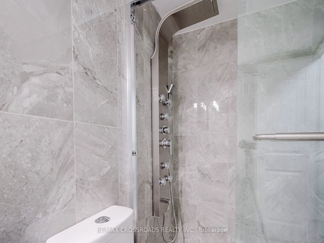 205 - 2825 Islington Ave