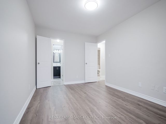 205 - 2825 Islington Ave