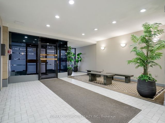 205 - 2825 Islington Ave