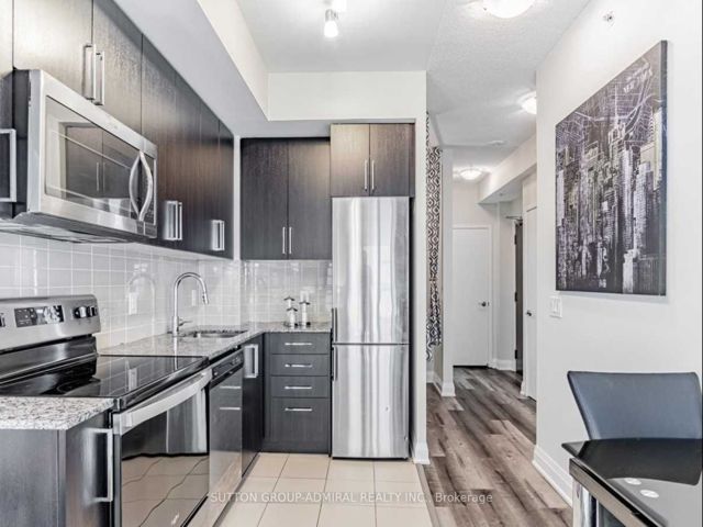712 - 840 Queens Plate Dr