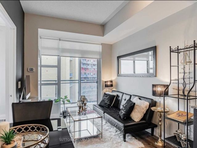 712 - 840 Queens Plate Dr