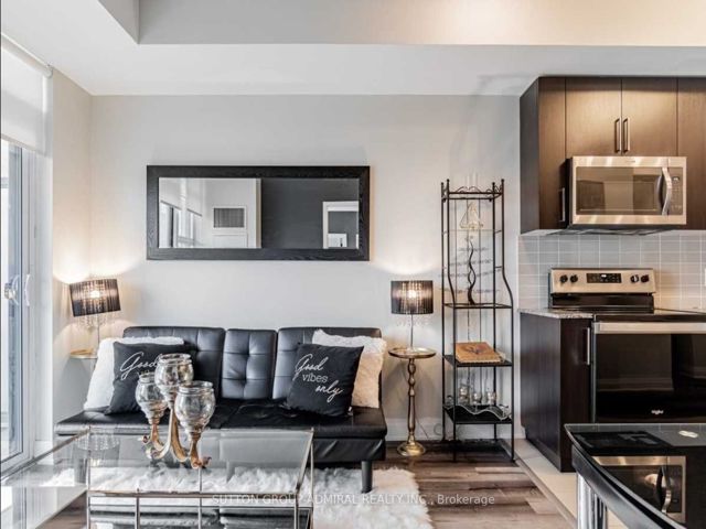 712 - 840 Queens Plate Dr