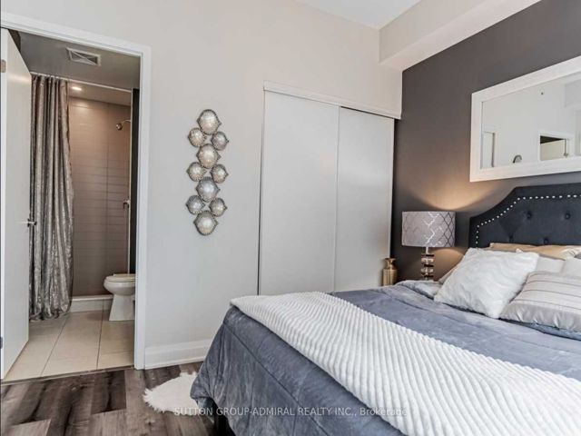712 - 840 Queens Plate Dr