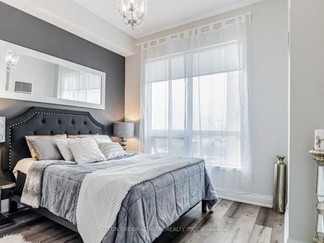 712 - 840 Queens Plate Dr