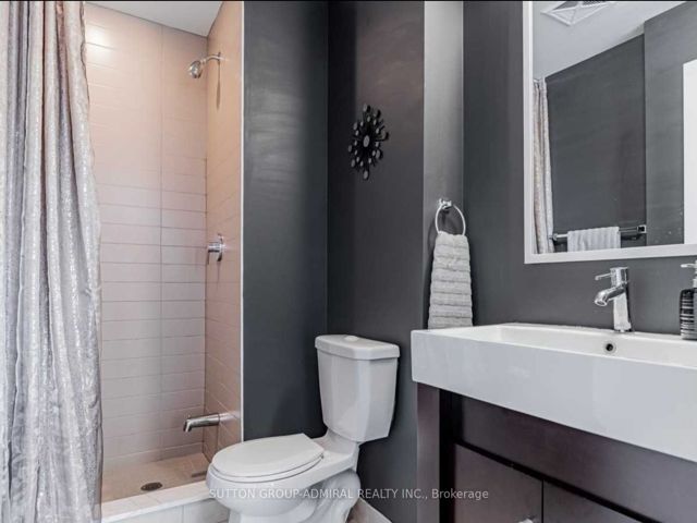 712 - 840 Queens Plate Dr